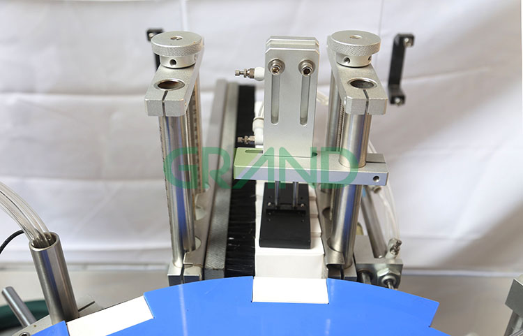 Automatic Vertical Rotary Cartoning Machine08