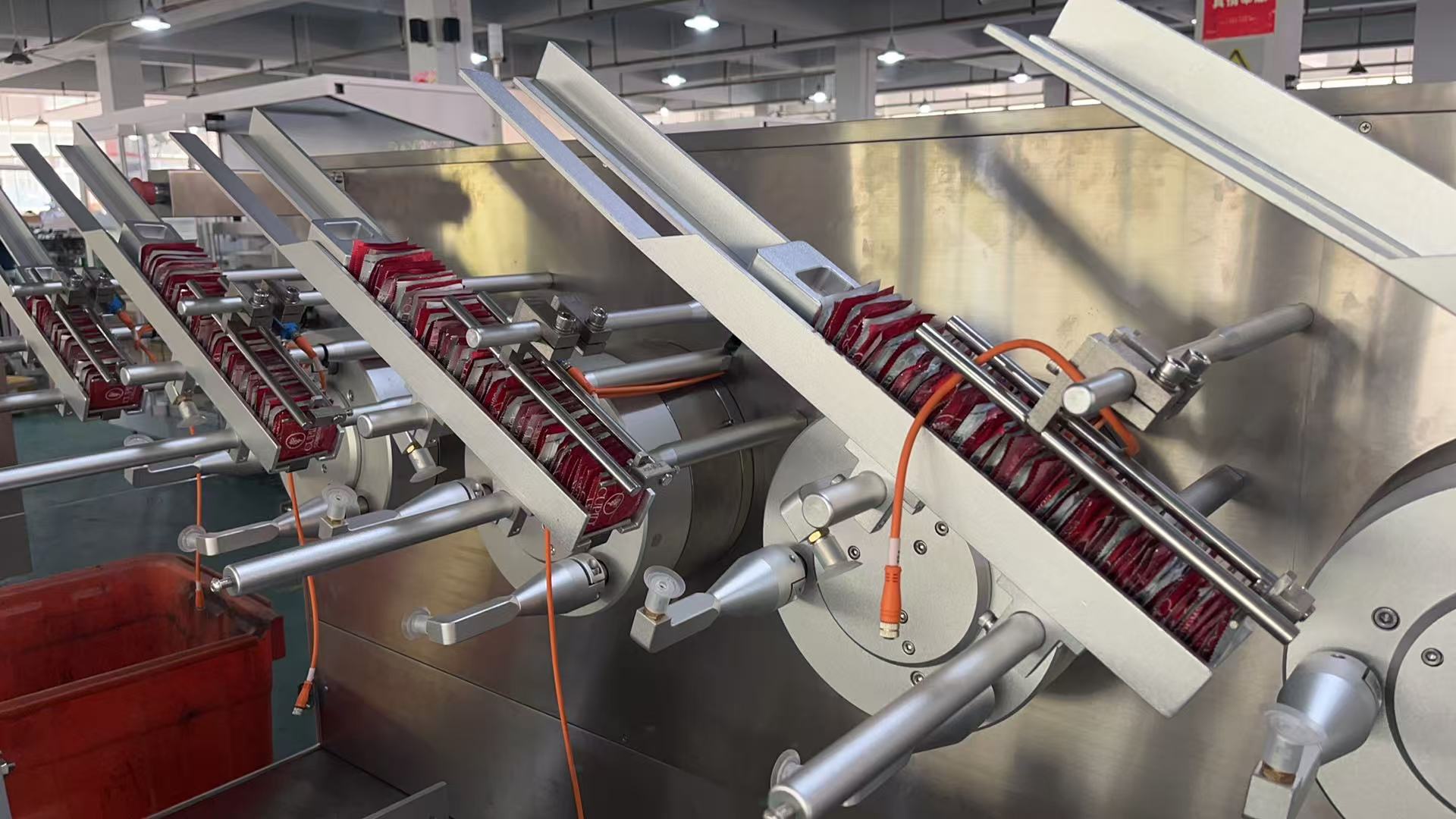 condom feeder for GDC-320 high speed cartoning machine