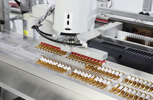 Manipulator feeding system