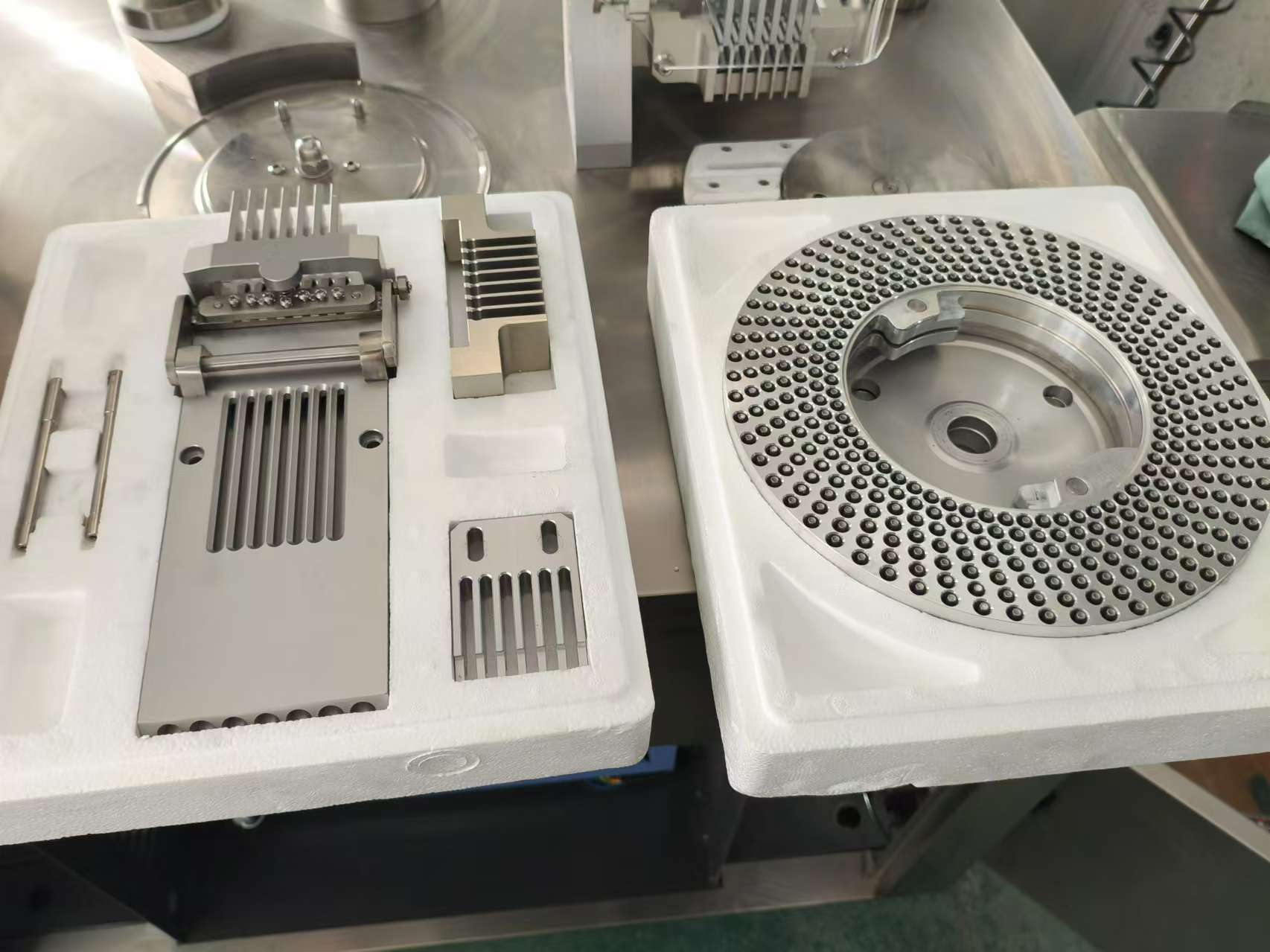 CGN208-D1 mold