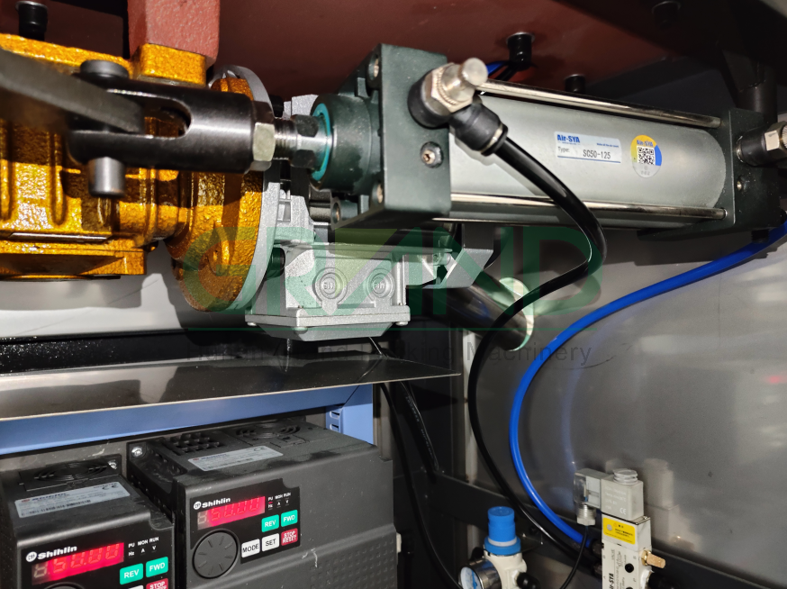 Filling hopper cylinder